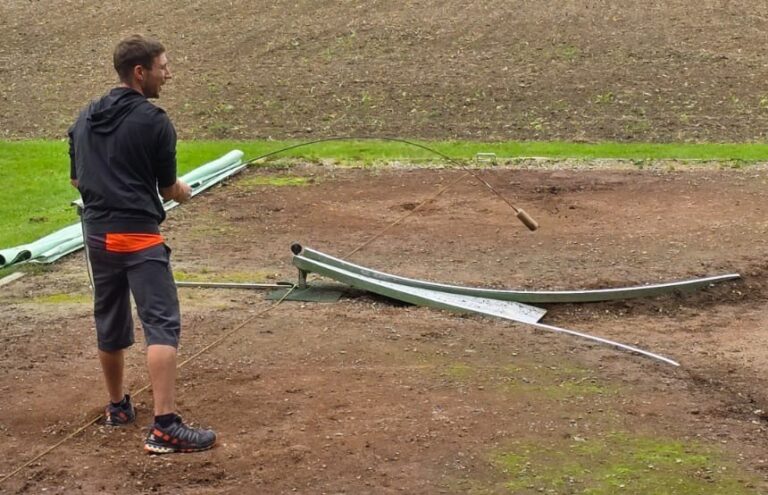 Mehr über den Artikel erfahren Turner am Hornussen